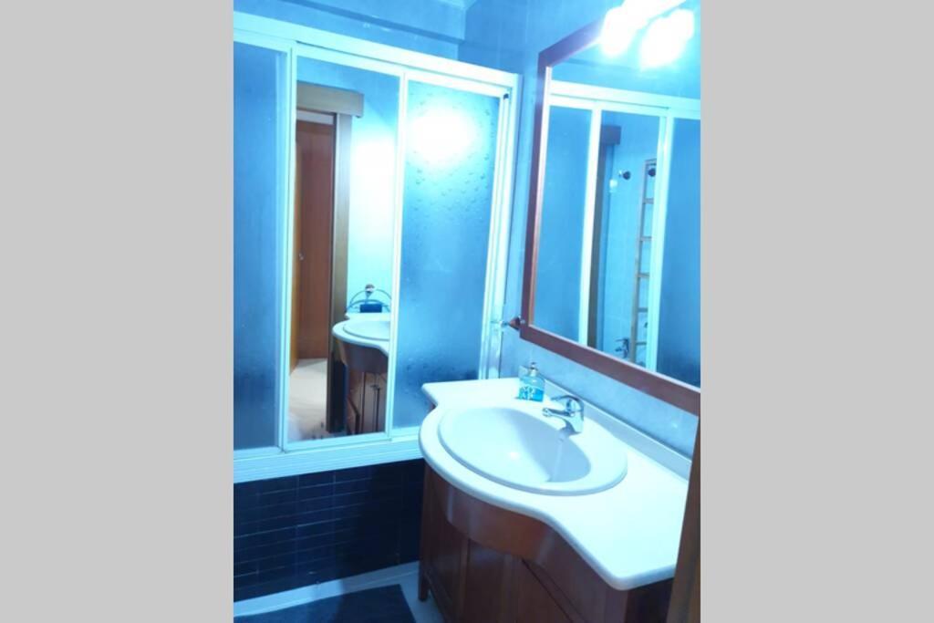 Beautiful And Cozy Apartment In Seville. Bagian luar foto