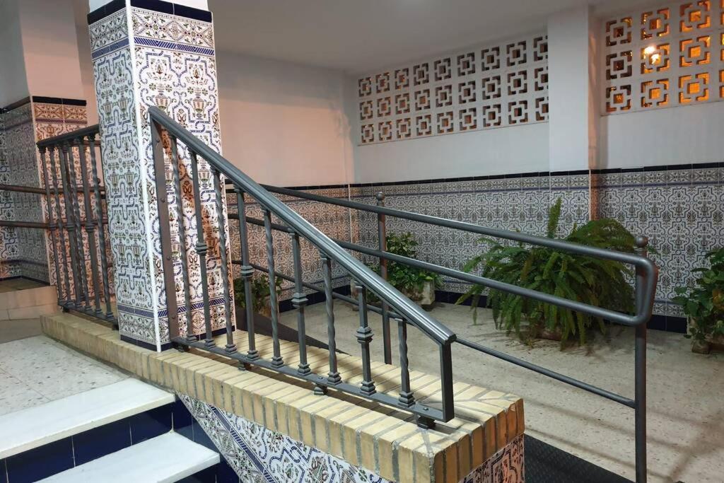 Beautiful And Cozy Apartment In Seville. Bagian luar foto